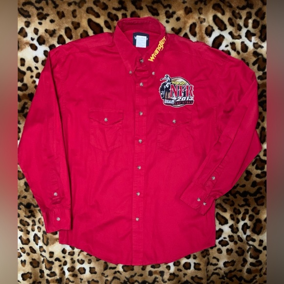 Wrangler long sleeve red shirt men’s. Large NFR 2013 Las Vegas rodeo - Picture 2 of 5